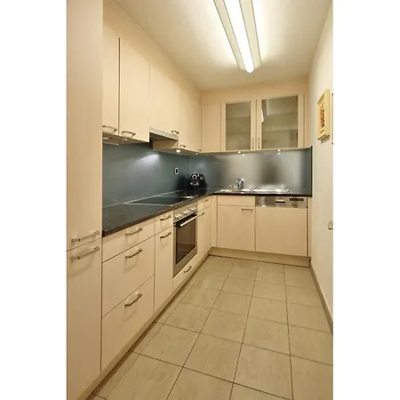 Apartament Skyline 108 *